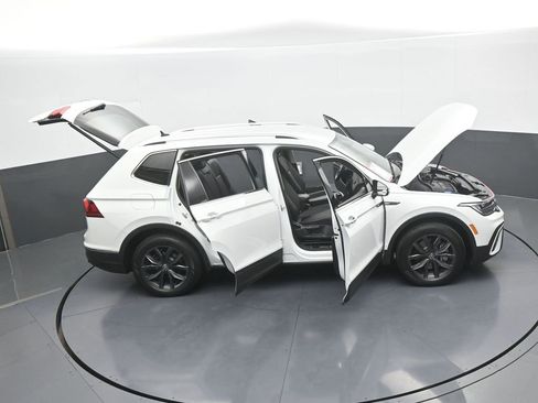 Used 2022 Volkswagen Tiguan SE image 70