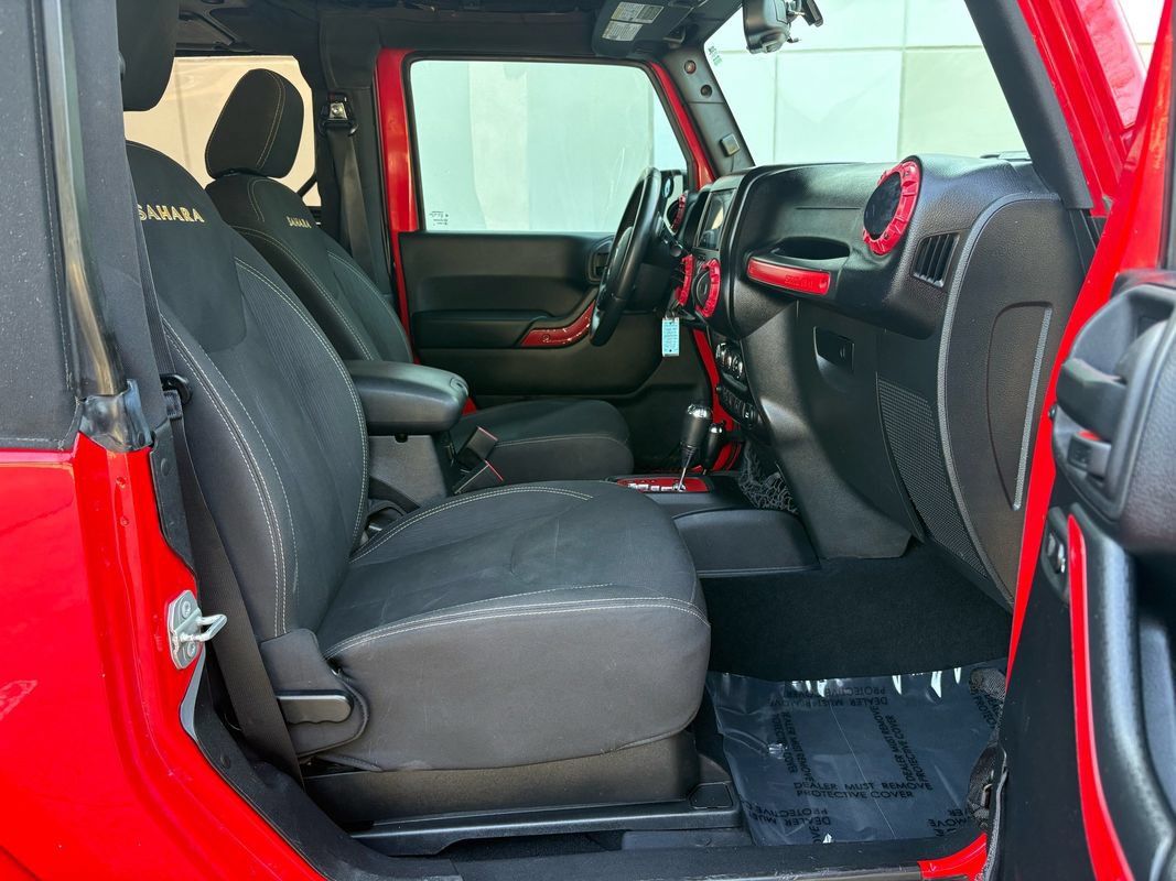 Used 2016 Jeep Wrangler Sahara w/ Connectivity Group AWD/4WD image 25