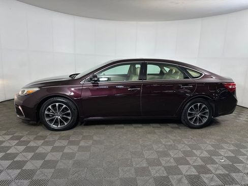 Used 2017 Toyota Avalon XLE Premium w/ All Weather Liner Package FWD image 6