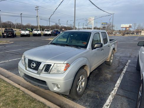 Used 2013 Nissan Frontier SV w/ SV Value Truck Pkg image 4