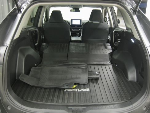 Used 2024 Toyota RAV4 LE image 20