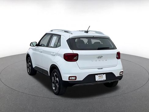 Used 2025 Hyundai Venue SEL image 11