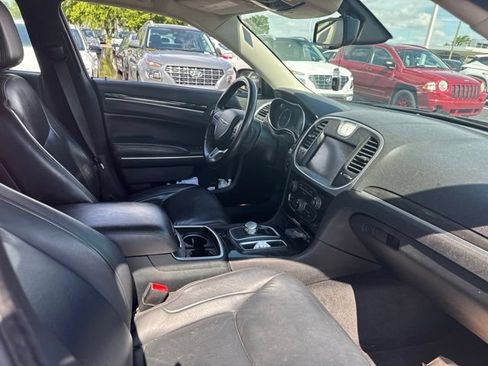 Used 2015 Chrysler 300 Limited w/ Driver Convenience Group RWD image 8