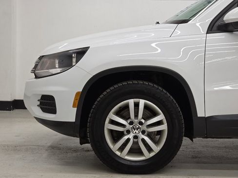 Used 2017 Volkswagen Tiguan S image 33
