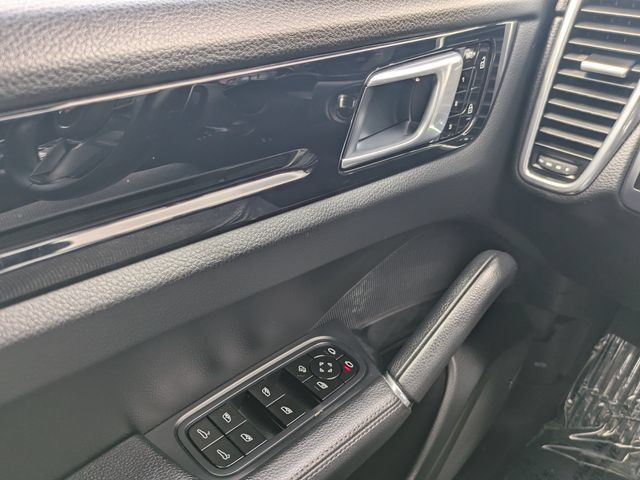 Used 2021 Porsche Cayenne S AWD/4WD image 25
