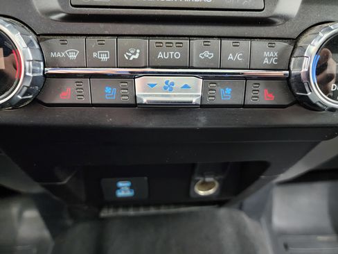 Used 2022 Ford F350 Lariat w/ Tremor Off-Road Package image 59