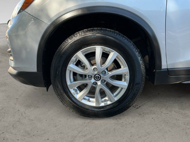 Used 2018 Nissan Rogue SV AWD/4WD image 9