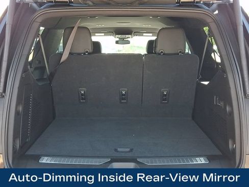Used 2026 Chevrolet Suburban Premier AWD/4WD image 31