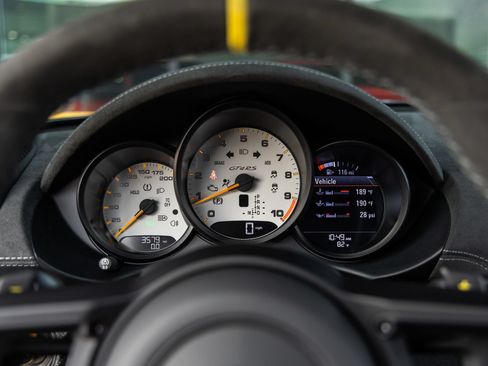 Certified 2025 Porsche 718 Cayman GT4 RS RWD image 46