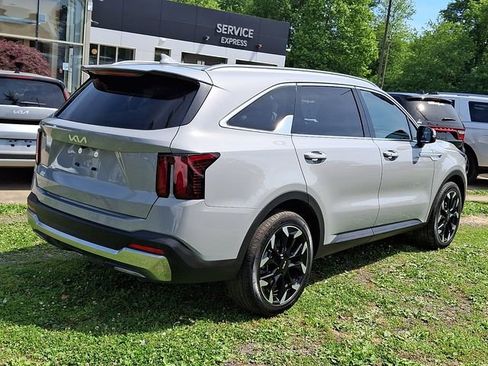 Certified 2026 Kia Sorento EX w/ EX Premium Package FWD image 6