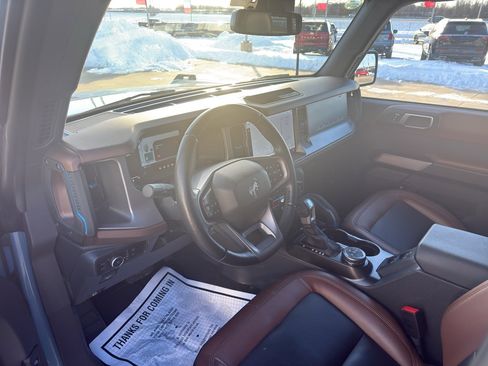 Used 2023 Ford Bronco Outer Banks image 9