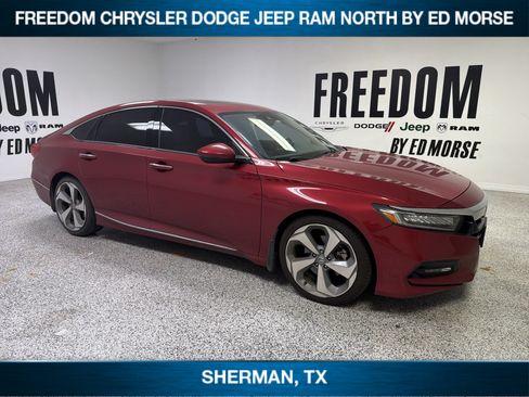 Used 2018 Honda Accord Touring image 3