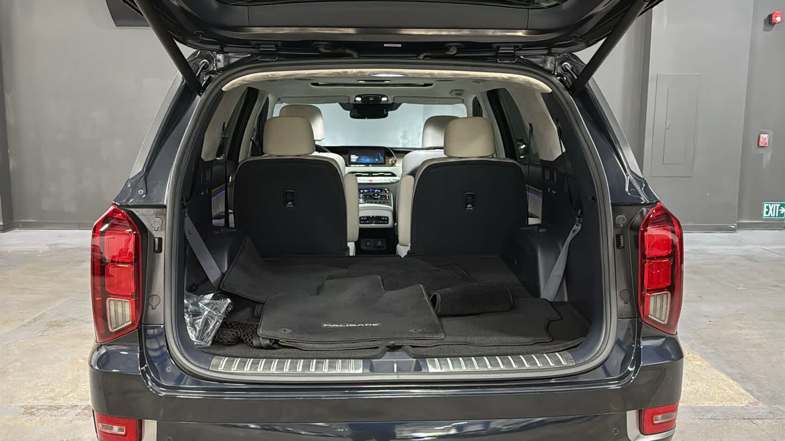 Used 2022 Hyundai Palisade Calligraphy w/ Cargo Package FWD image 25