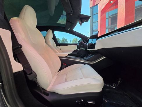 Used 2021 Tesla Model S Plaid image 27