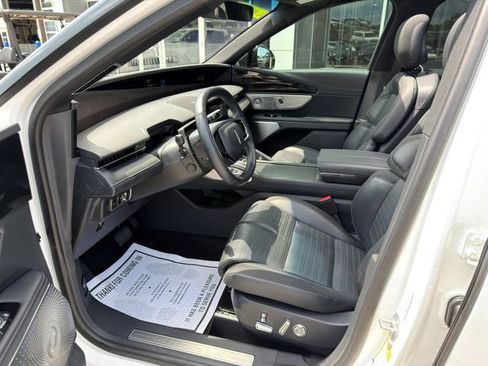 Used 2024 Lincoln Nautilus Reserve w/ Equipment Group 203A AWD/4WD image 13
