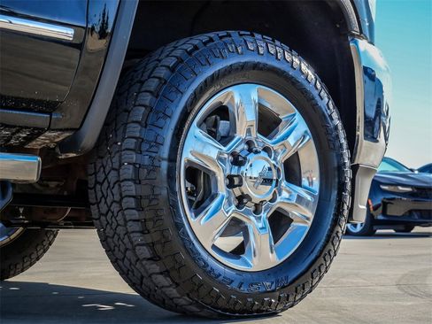 Used 2018 GMC Sierra 2500 SLT w/ Duramax Plus Package image 9