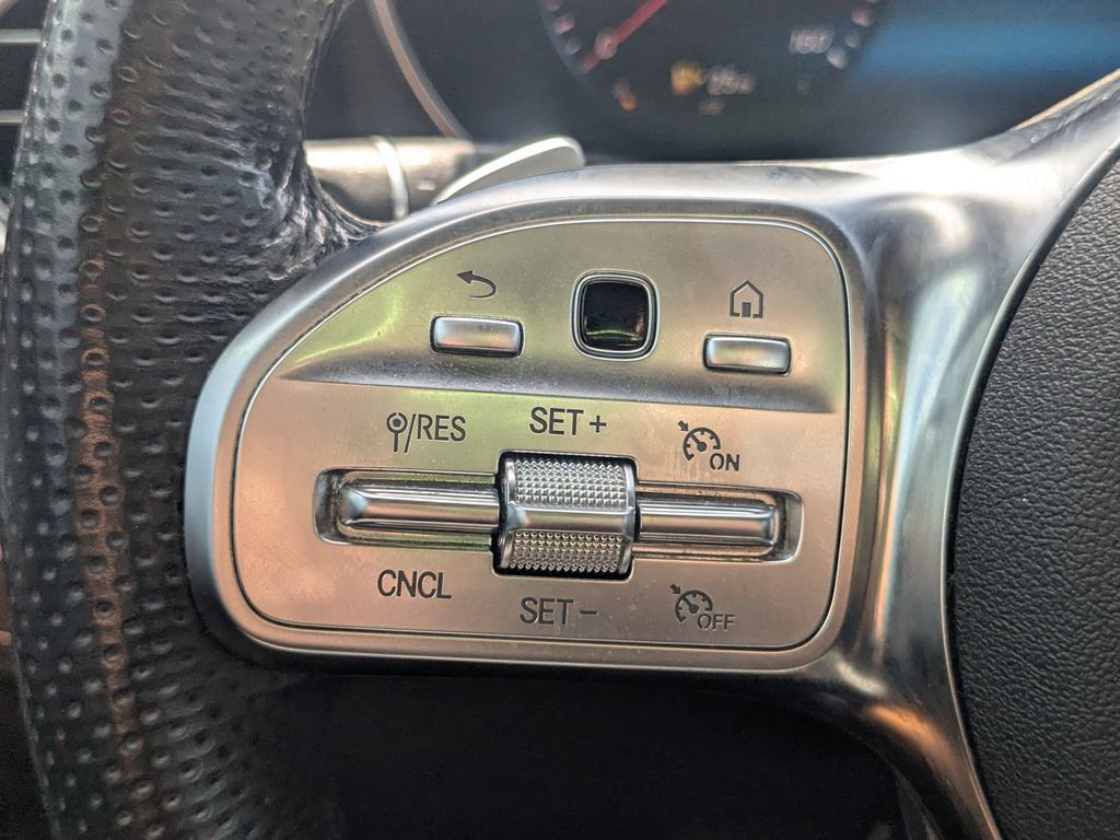Used 2022 Mercedes-Benz GLC 300 w/ AMG Line image 10