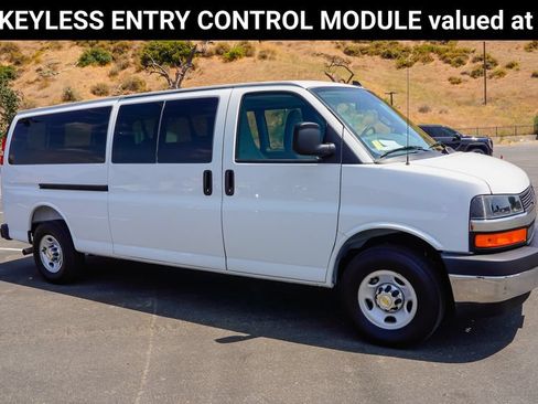 Used 2025 Chevrolet Express 3500 LT w/ LT Preferred Equipment Group RWD image 8