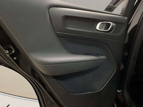 Used 2025 Volvo XC40 B5 Plus image 63