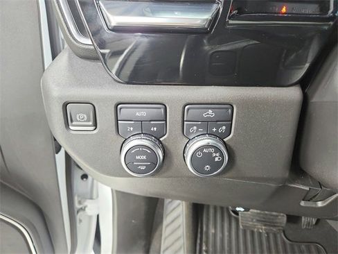 Used 2022 GMC Sierra 1500 SLE image 26
