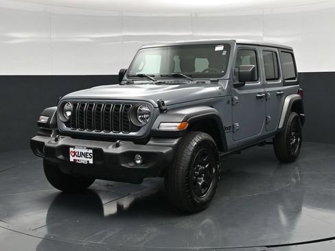 Used 2024 Jeep Wrangler Unlimited Sport AWD/4WD image 6
