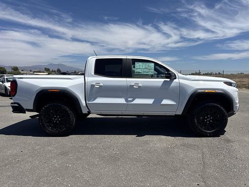 New 2026 GMC Canyon Elevation w/ Technology Package AWD/4WD image 3
