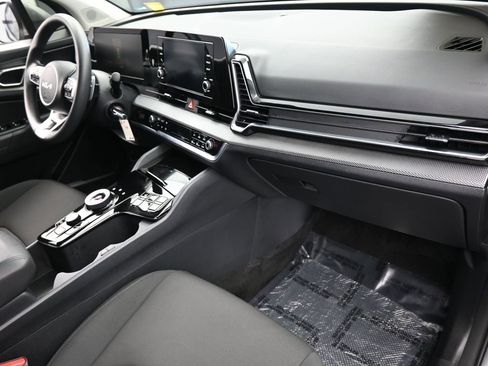 Used 2024 Kia Sportage LX image 45