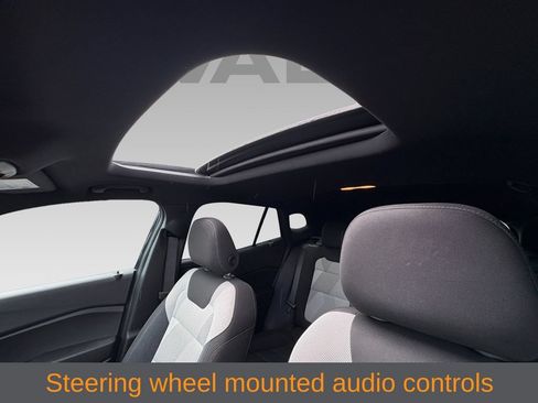 Used 2024 Chevrolet Trax RS w/ Sunroof Package FWD image 6