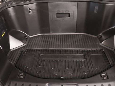 Used 2023 Ford F150 Lightning Lariat image 19