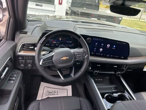 New 2026 Chevrolet Suburban High Country AWD/4WD image 28