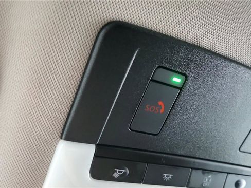 Used 2024 Nissan Rogue SV FWD image 25