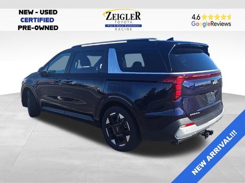 Used 2025 Kia Carnival EX FWD image 4