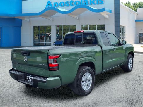 Used 2022 Nissan Frontier SV AWD/4WD image 3
