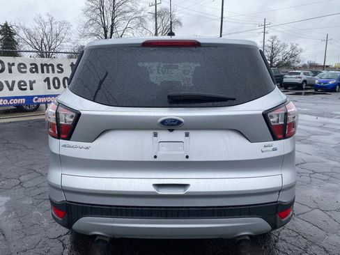 Used 2017 Ford Escape SE image 3