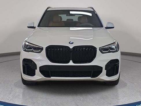Used 2022 BMW X5 sDrive40i w/ M Sport Package RWD image 3