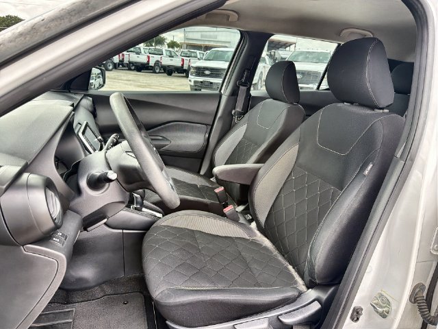 Used 2019 Nissan Kicks S FWD image 11