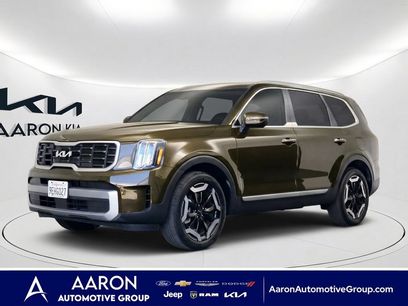 Used 2023 Kia Telluride S w/ S Sunroof Package