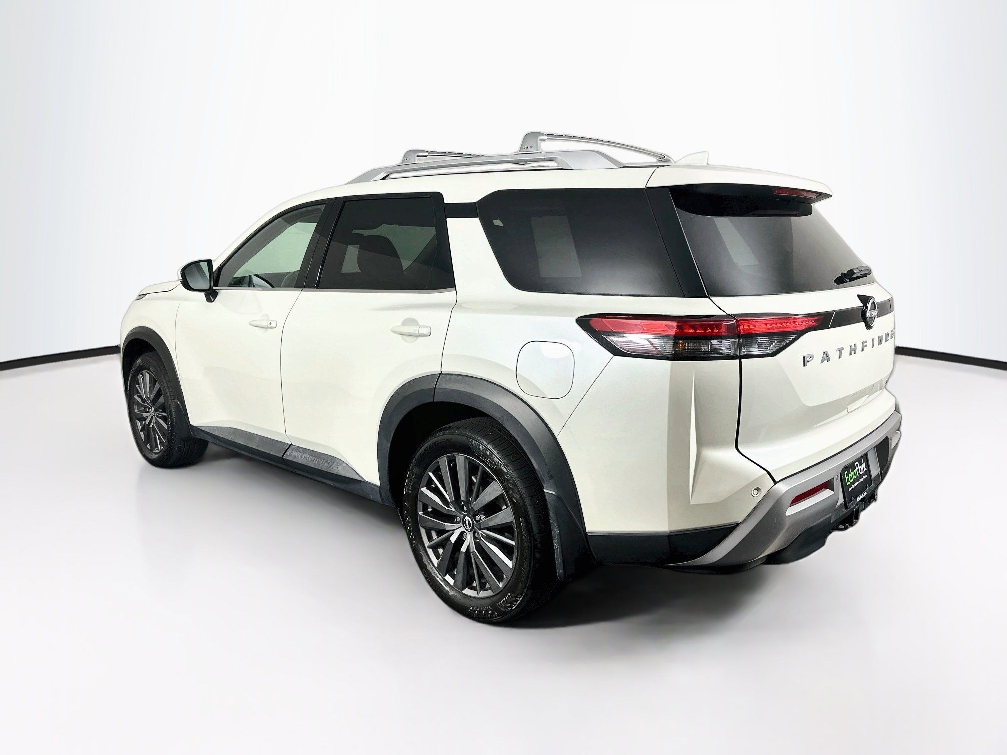 Used 2022 Nissan Pathfinder SL w/ SL Premium Package FWD image 5