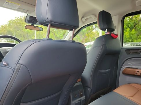 Used 2024 Ford Maverick Lariat w/ FX4 Off-Road Package image 16