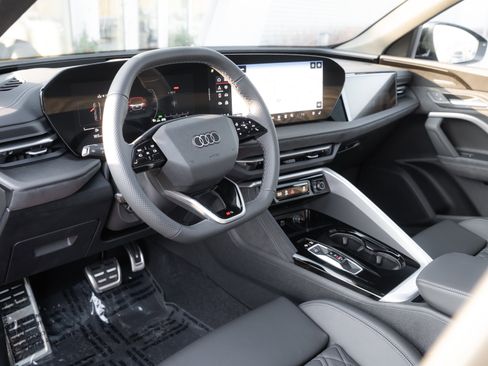 New 2025 Audi SQ5 Prestige image 10