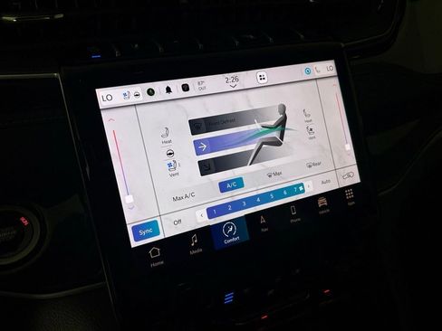 Used 2024 Jeep Grand Cherokee Trailhawk w/ Luxury Tech Group III image 24