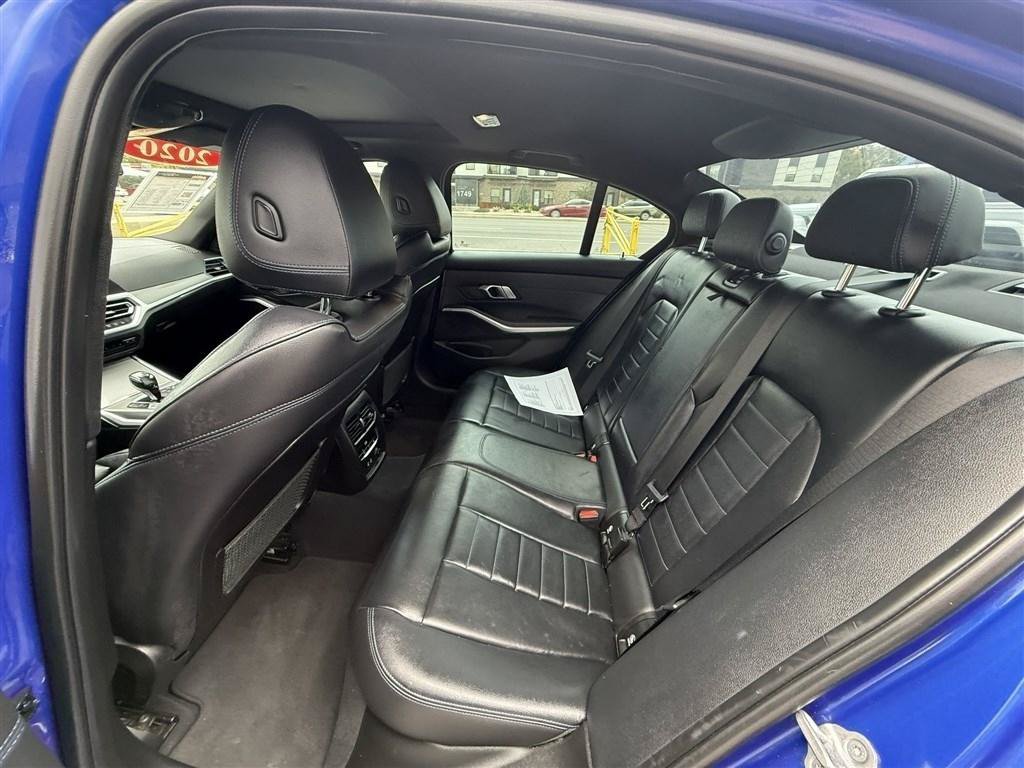 Used 2020 BMW 330i xDrive Sedan w/ M Sport Package AWD/4WD image 22