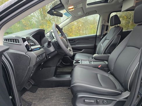 Certified 2026 Honda Odyssey Touring image 11