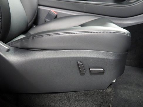 Used 2023 Tesla Model Y Long Range AWD/4WD image 62