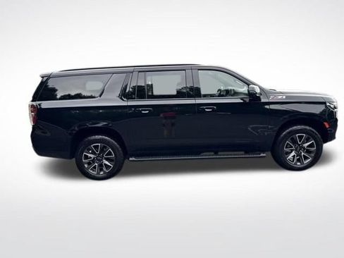 Used 2023 Chevrolet Suburban Z71 w/ Luxury Package AWD/4WD image 8
