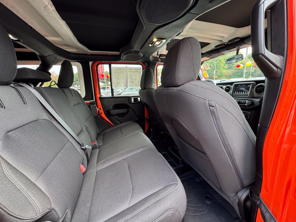 Used 2023 Jeep Wrangler Unlimited w/ Convenience Group AWD/4WD image 25