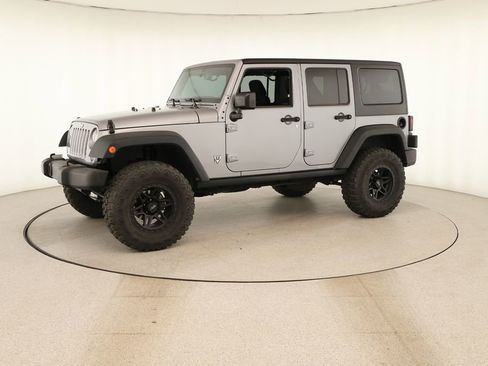 Used 2017 Jeep Wrangler Unlimited Rubicon w/ Max Tow Package AWD/4WD image 13