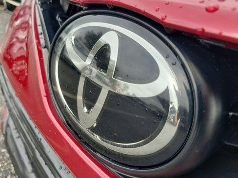 Used 2022 Toyota Camry LE image 11