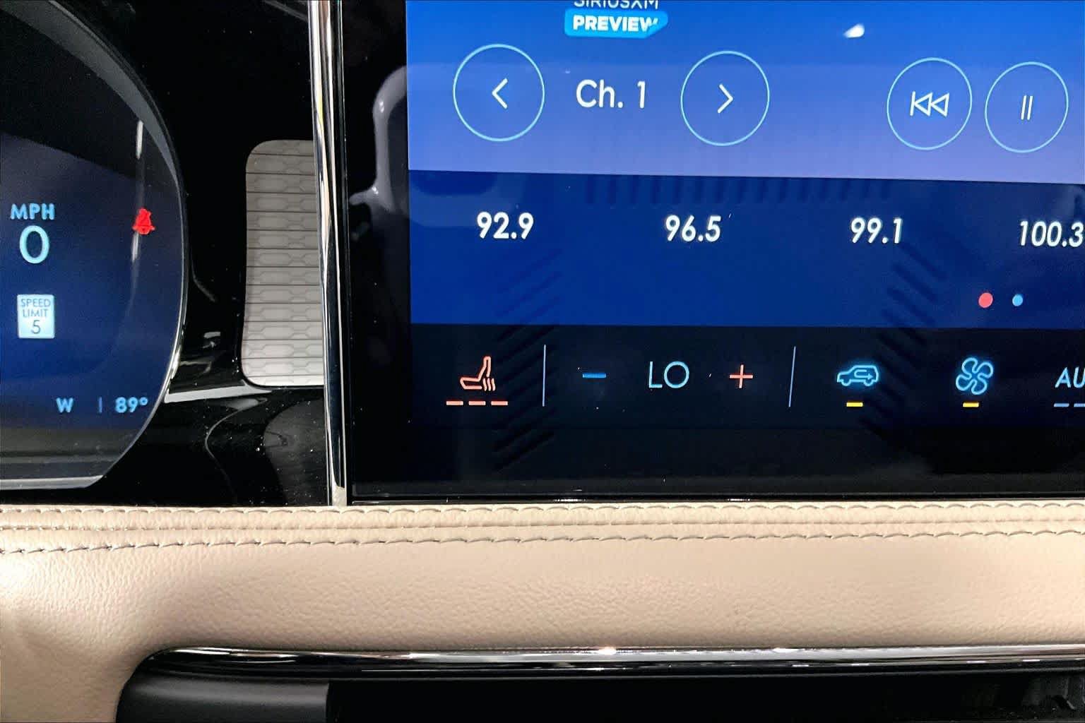 Used 2025 Lincoln Corsair FWD image 35