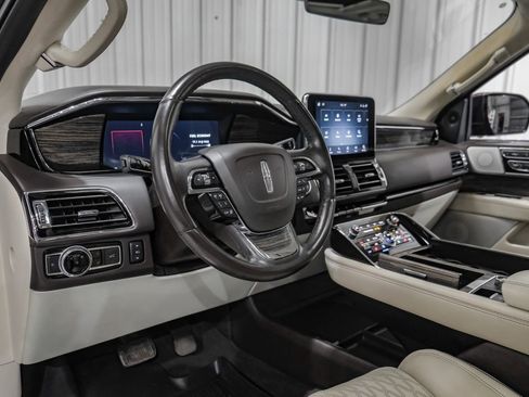 Used 2020 Lincoln Navigator Black Label w/ Cargo Convenience Package AWD/4WD image 14